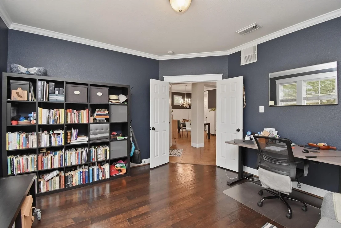 Photo of 5615 Edgewood Place Drive