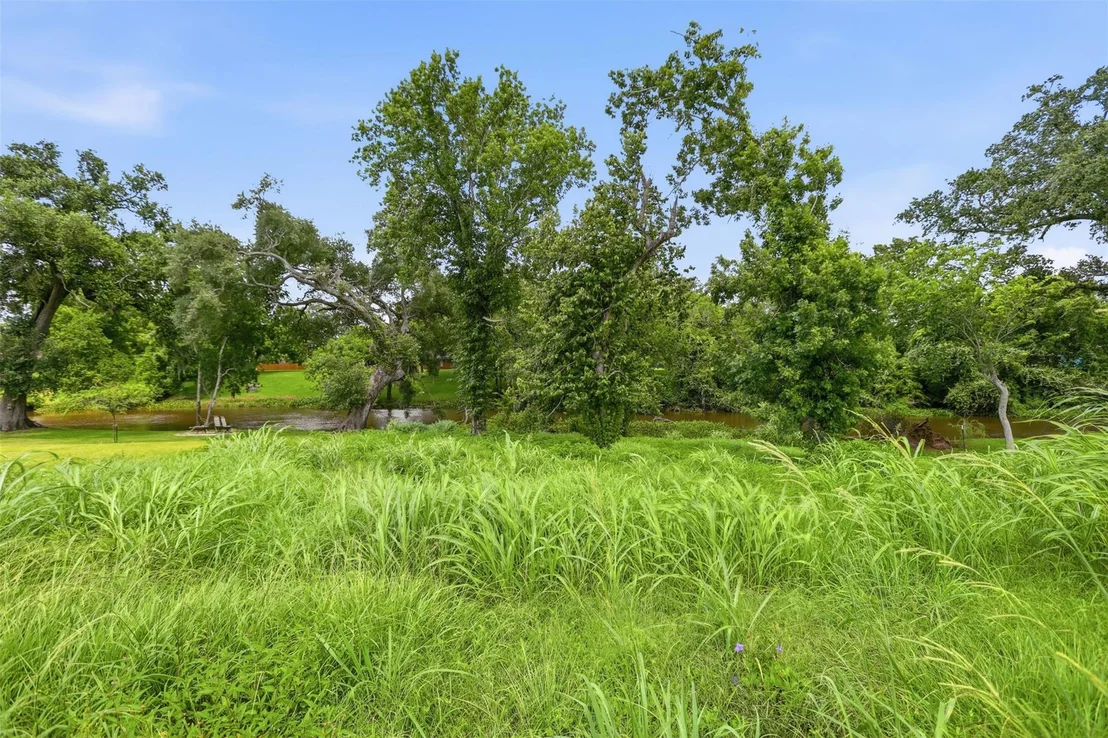 Photo of 208 Creekside Lane