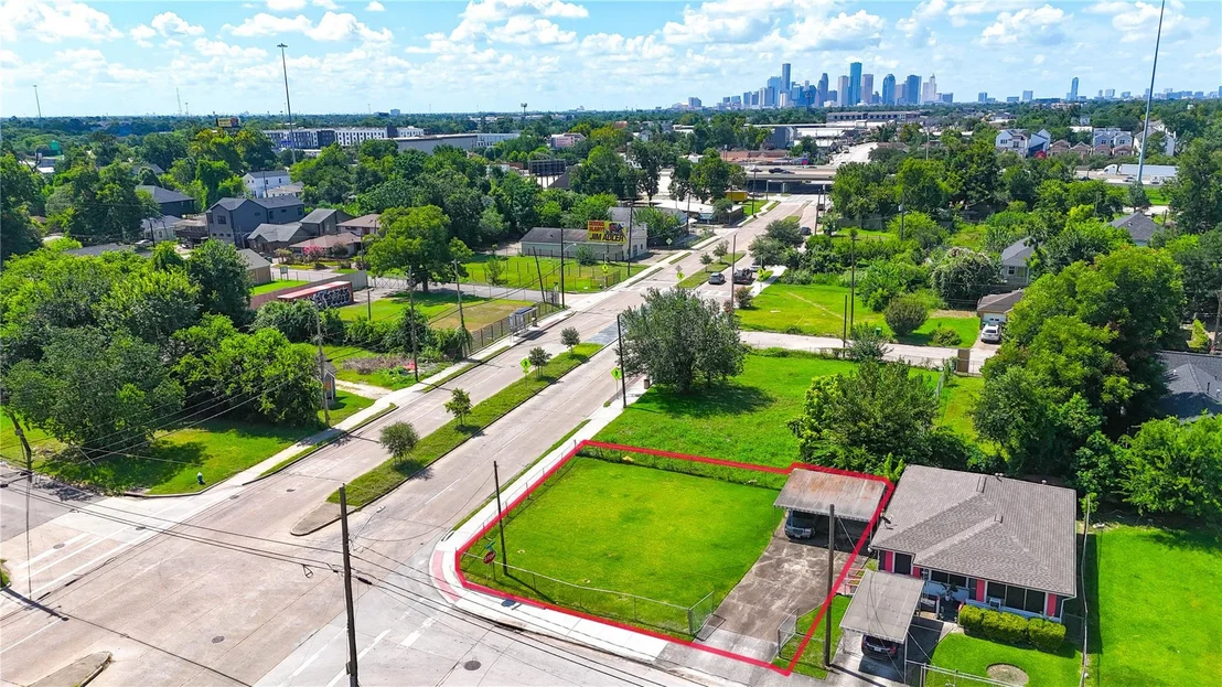 Photo of 3227 Airline Drive