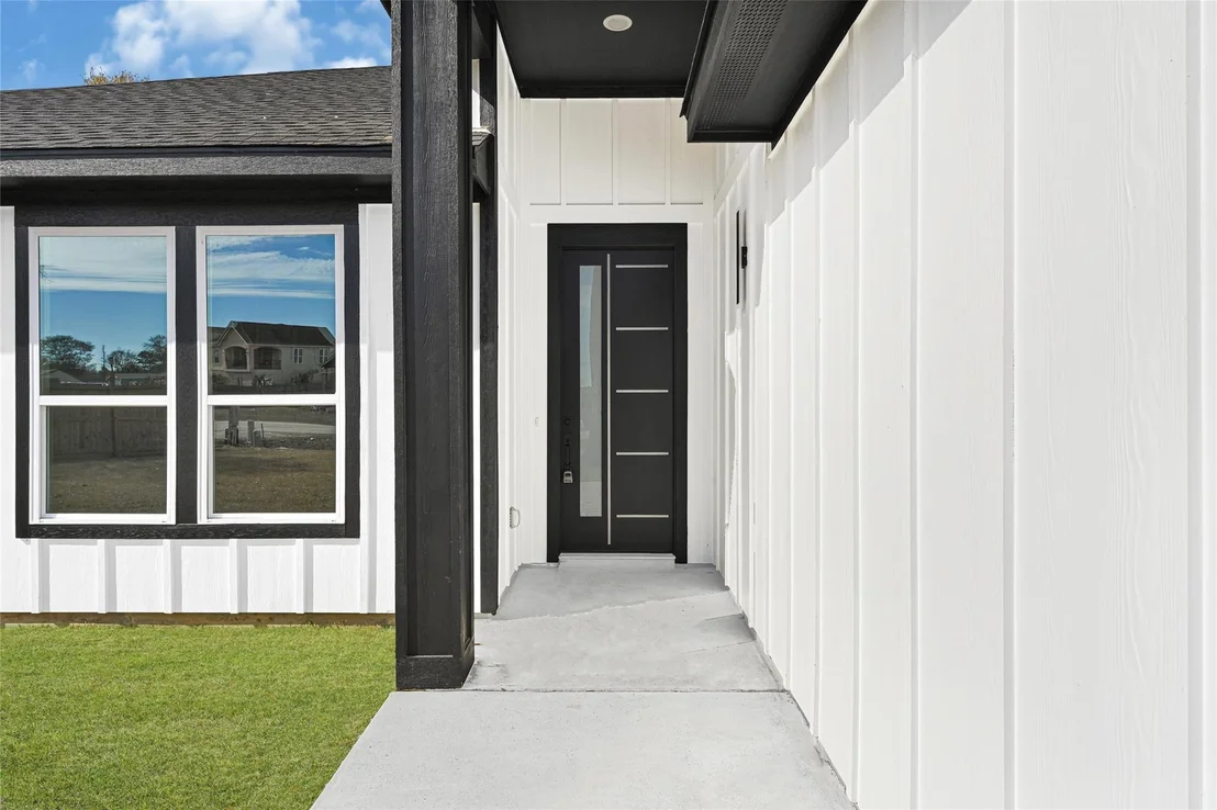 Photo of 515 Fairfax Lane