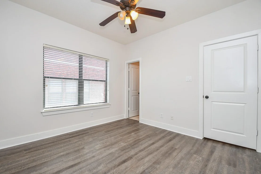 Photo of Unit A at 2422 Navigation Boulevard