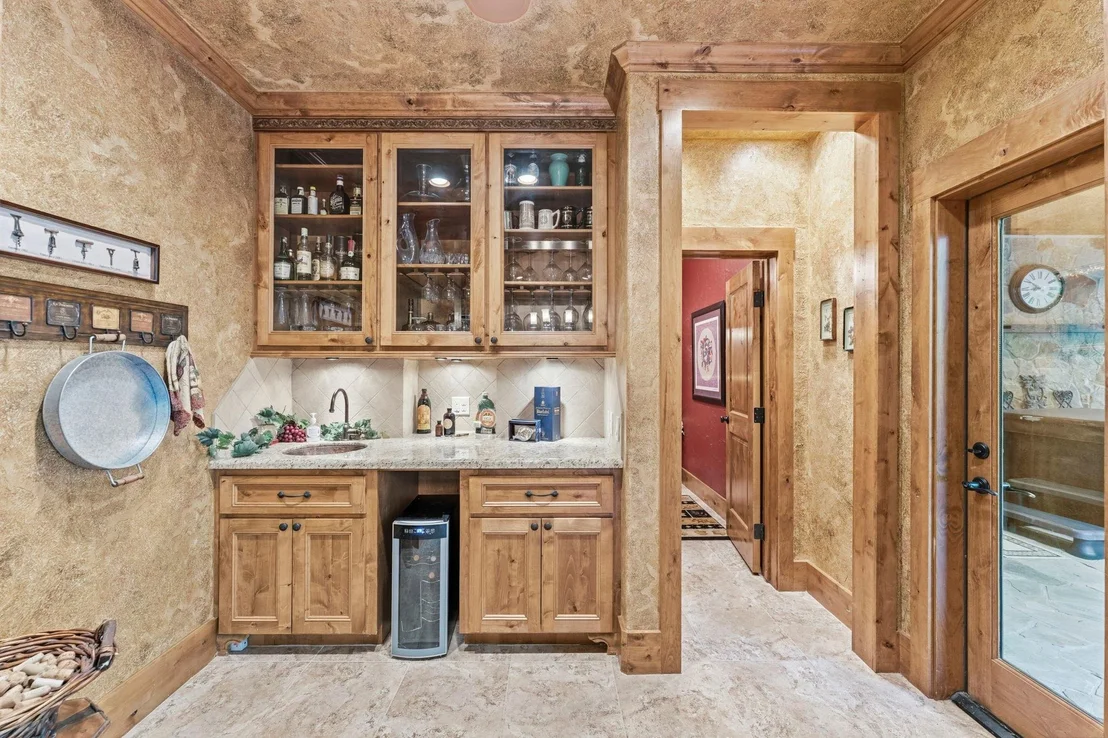 Photo of 6148 Waltons Point