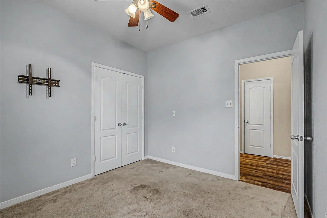 Photo of 630 W Newport Bend
