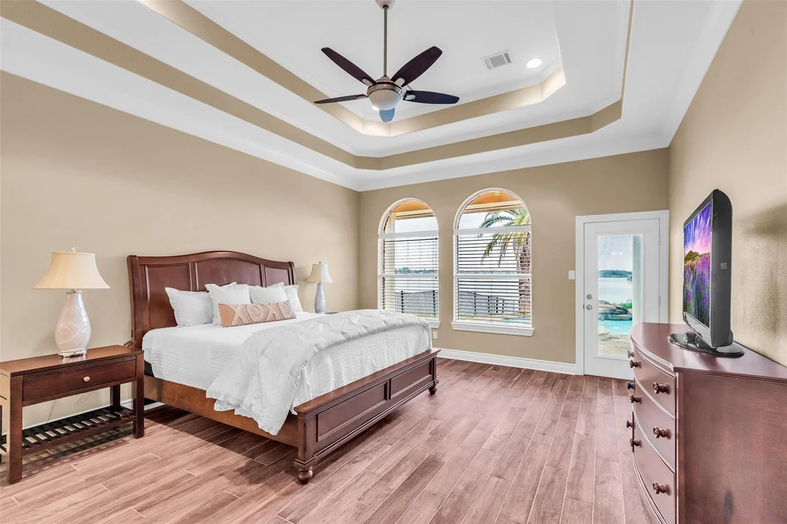 Photo of 14030 Shoreline Drive