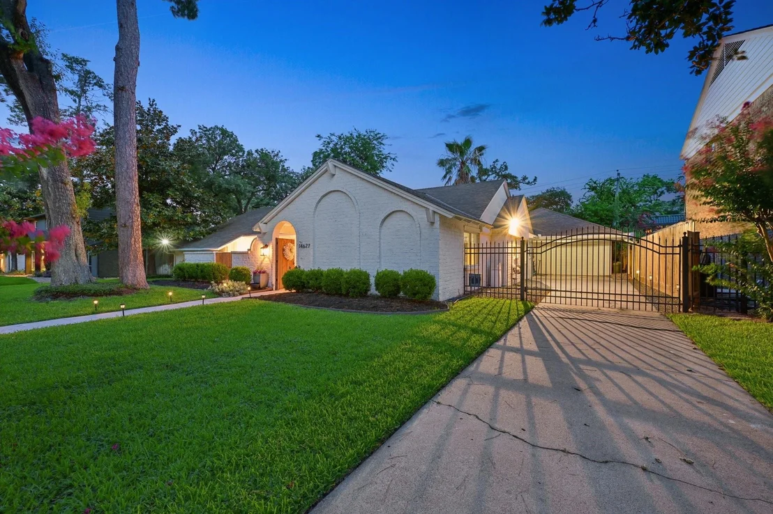 Photo of 14627 Oak Bend Drive