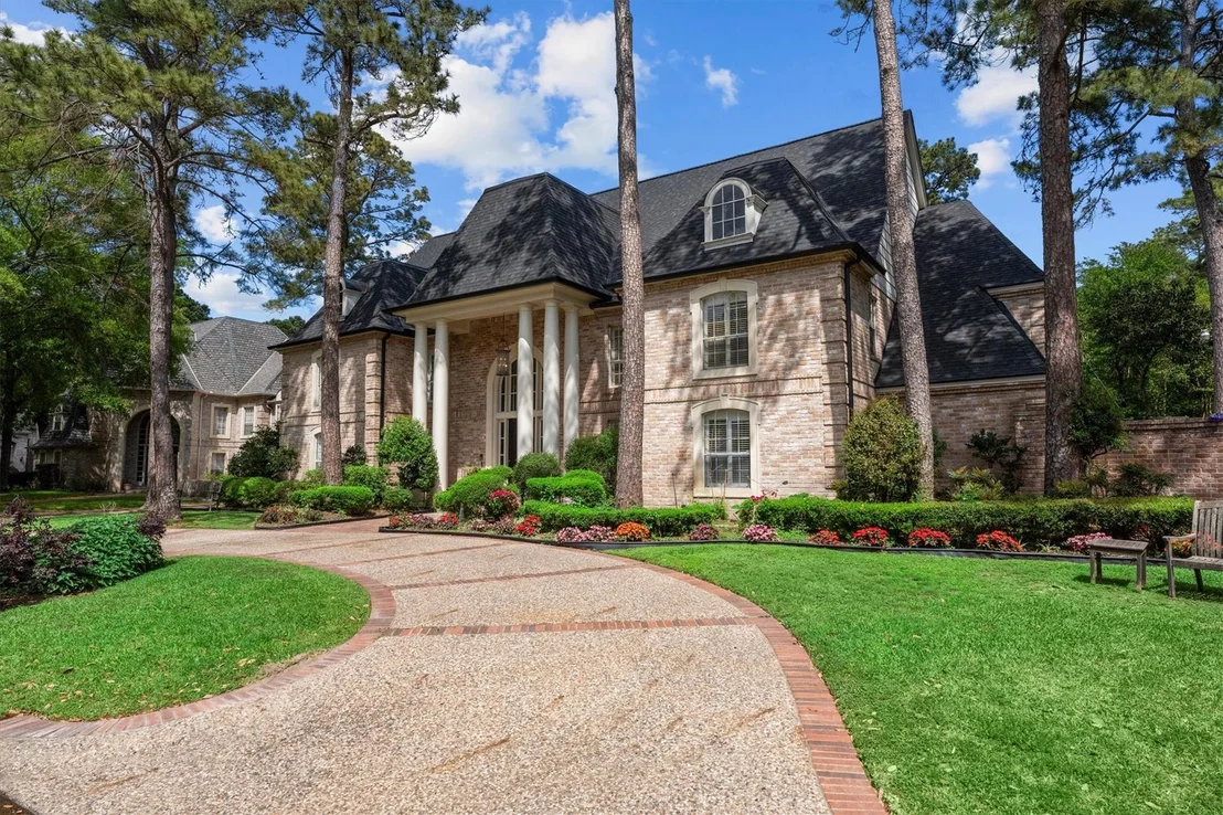 Photo of 15902 Guinstead Drive