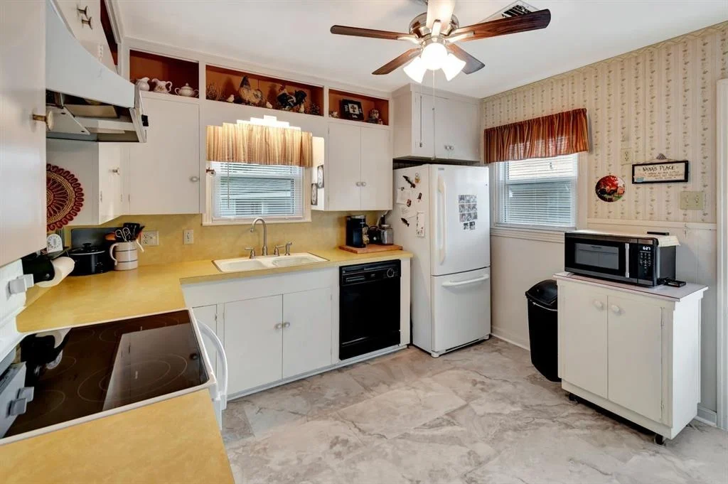 Photo of 820 Meadow Lane