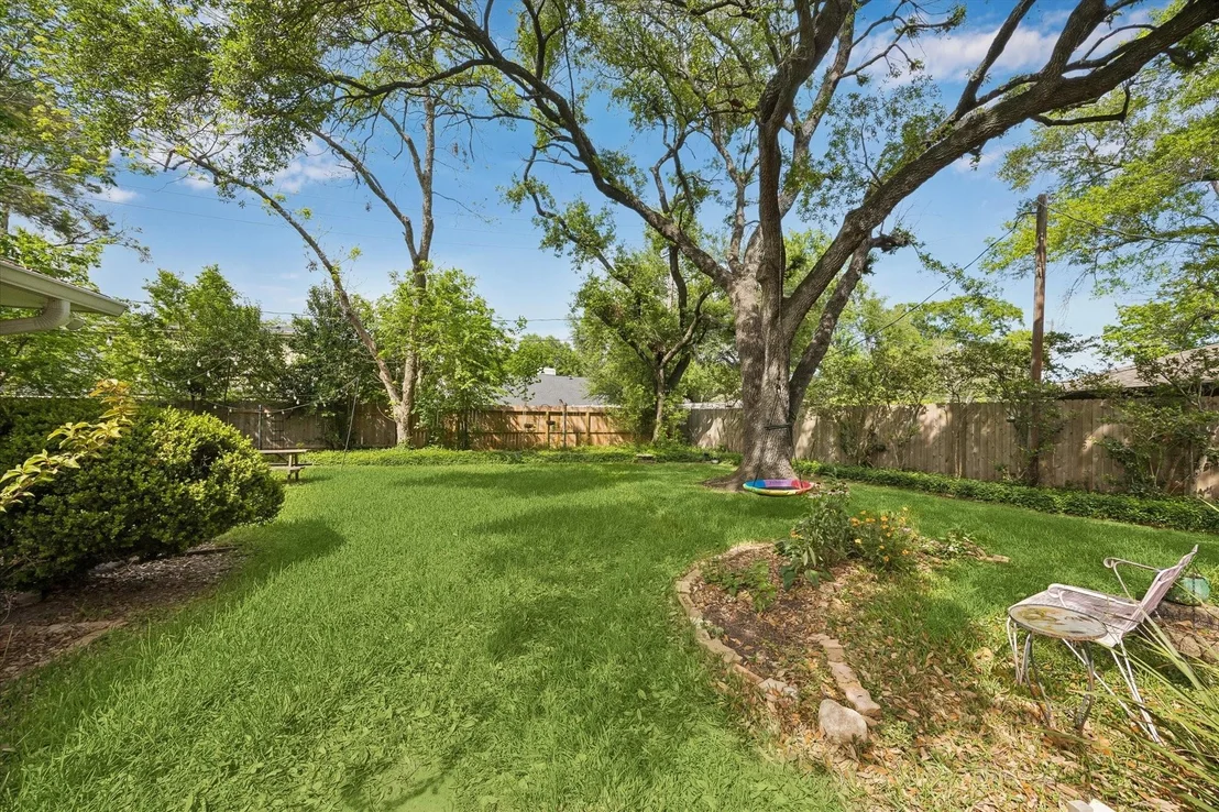 Photo of 7802 Bellerive Drive