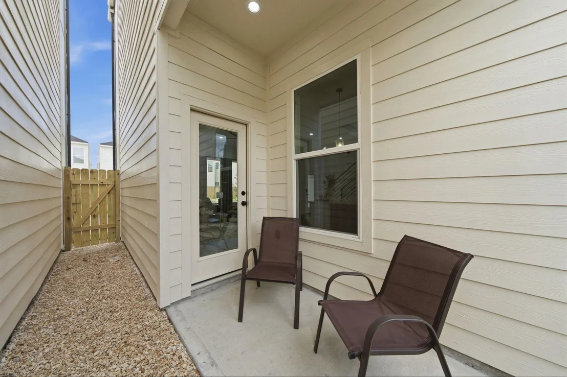 Photo of 8902 Knoll Leaf Drive