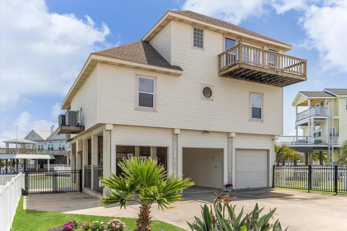 Photo of 1339 Outrigger