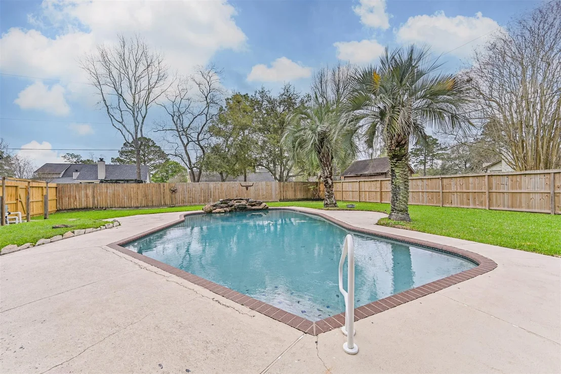 Photo of 910 Evergreen Drive