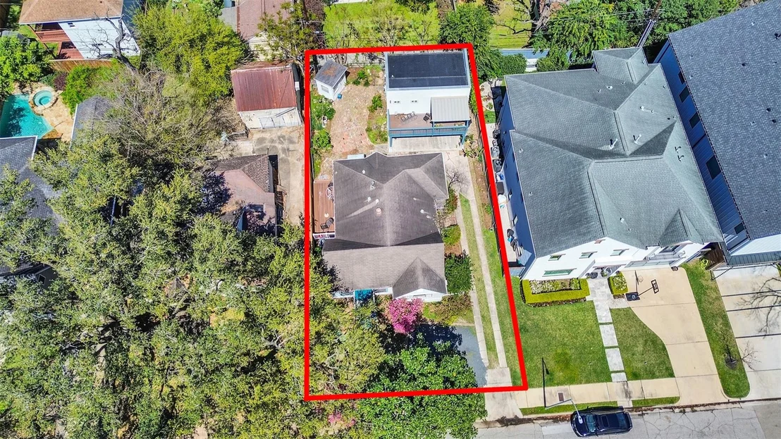 Photo of 2328 South Boulevard