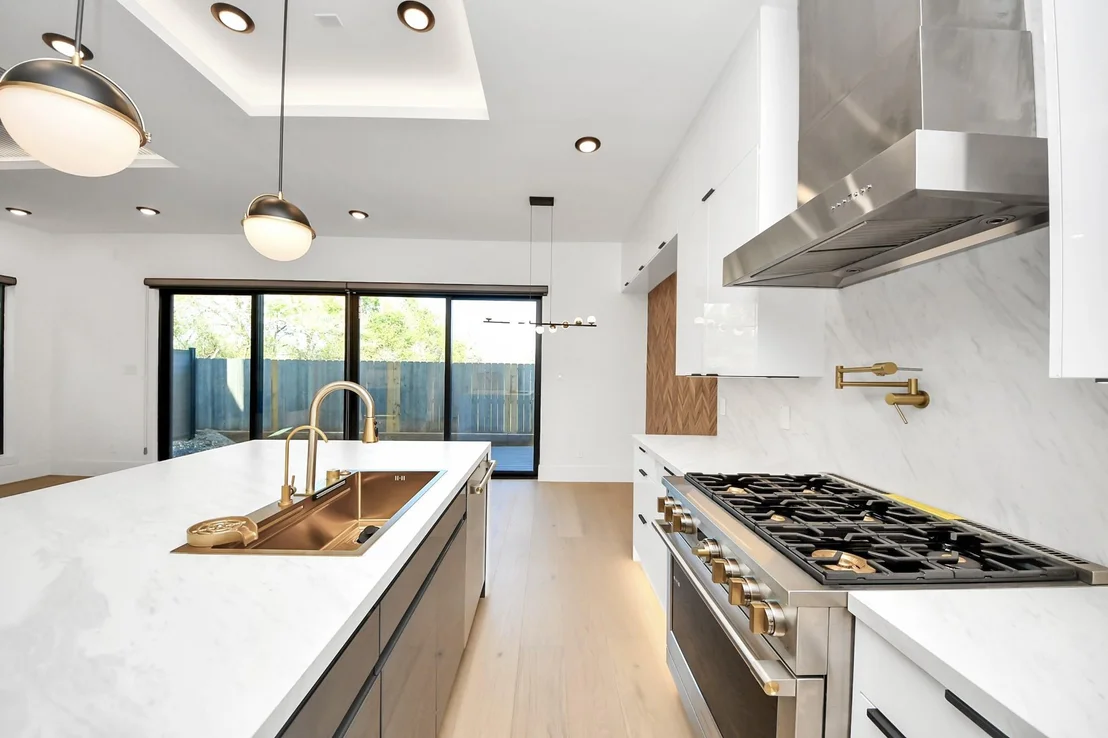 Photo of 615 Rolling Oaks