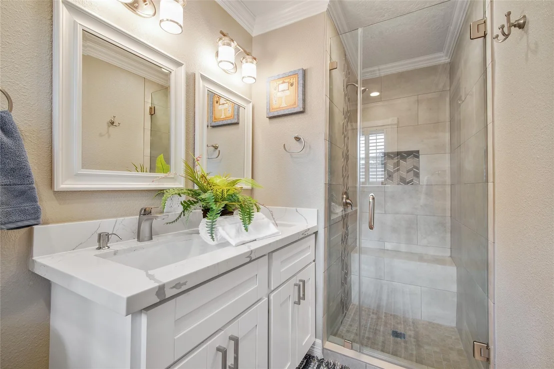 Photo of 5026 Saxon Drive