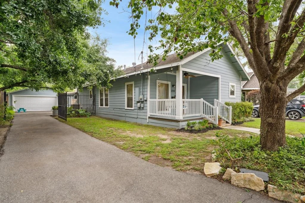 Photo of 3714 Bruce Street