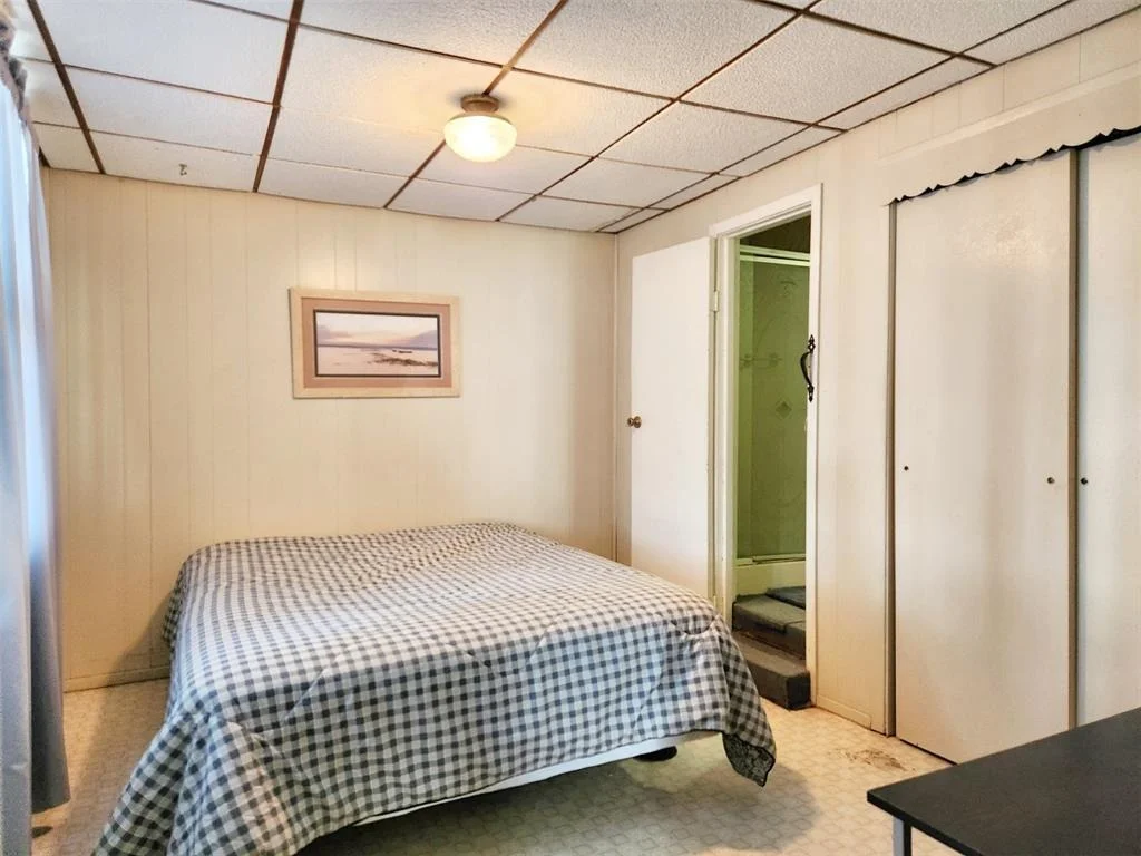 Photo of 23083 Lakeside Drive