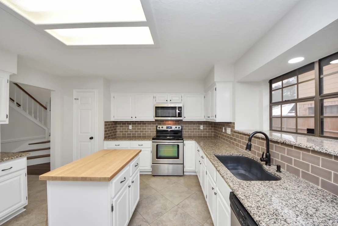 Photo of 903 Heathgate Drive