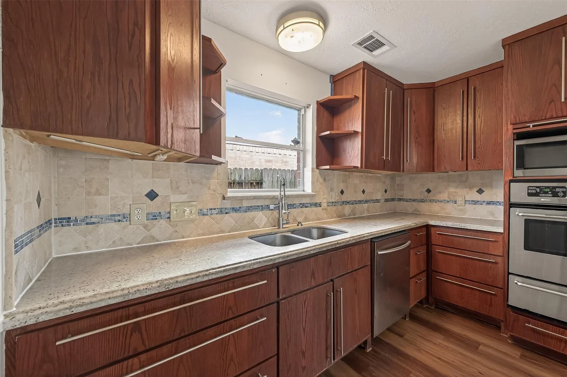 Photo of 15910 Clayton Bend Drive