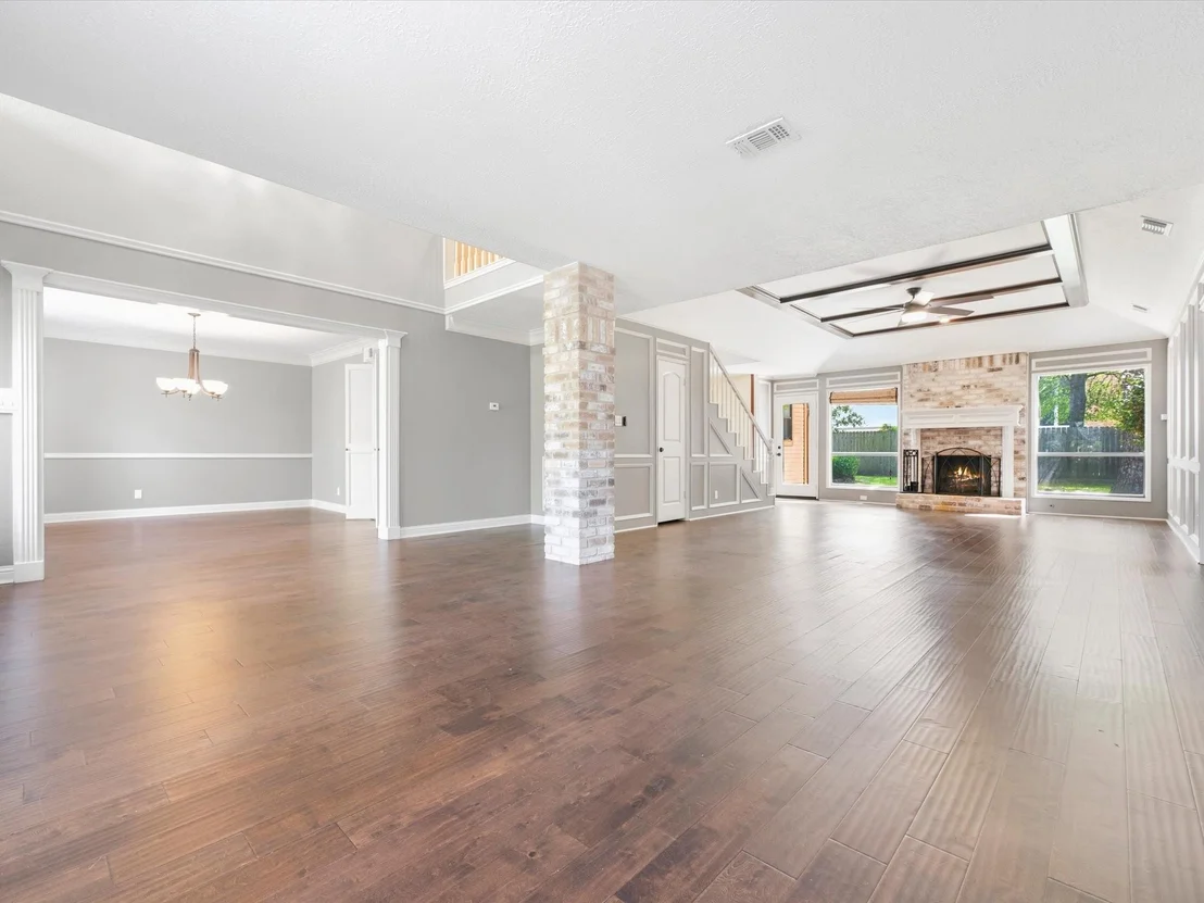 Photo of 18310 Lake Oaks Drive
