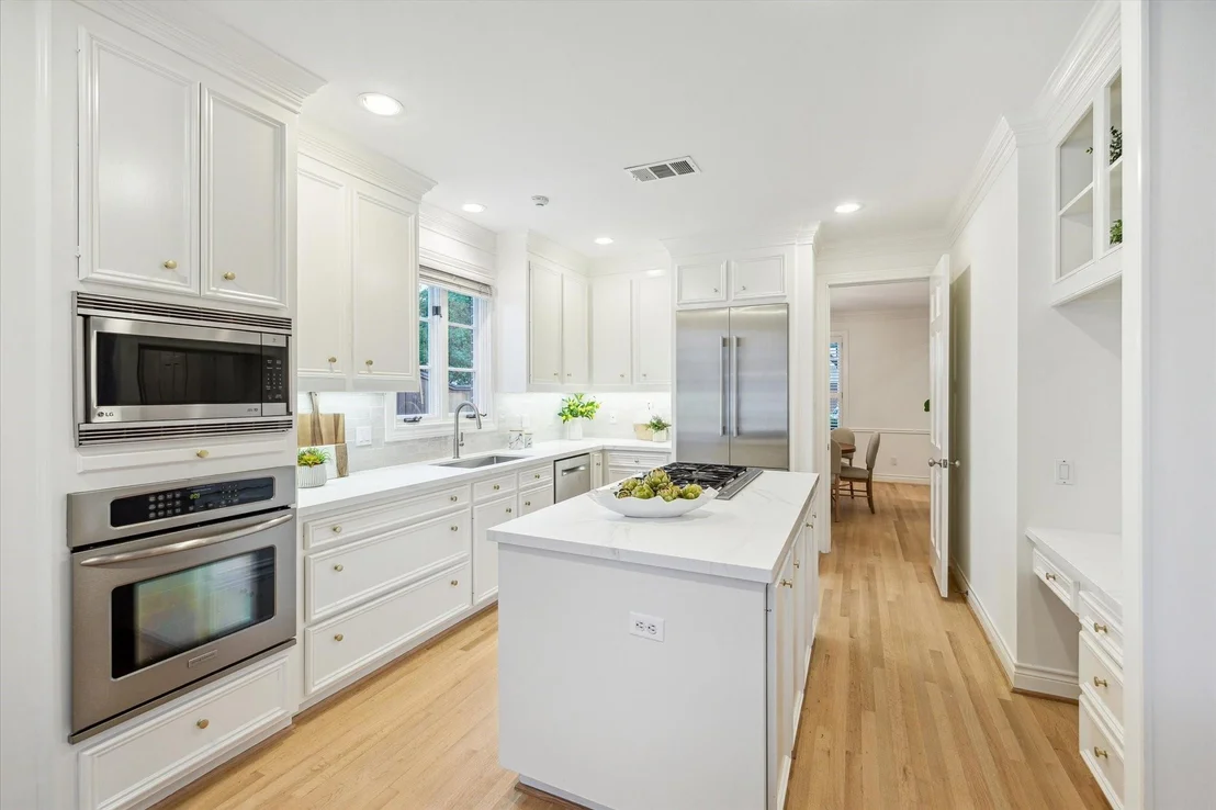Photo of 4138 University Boulevard