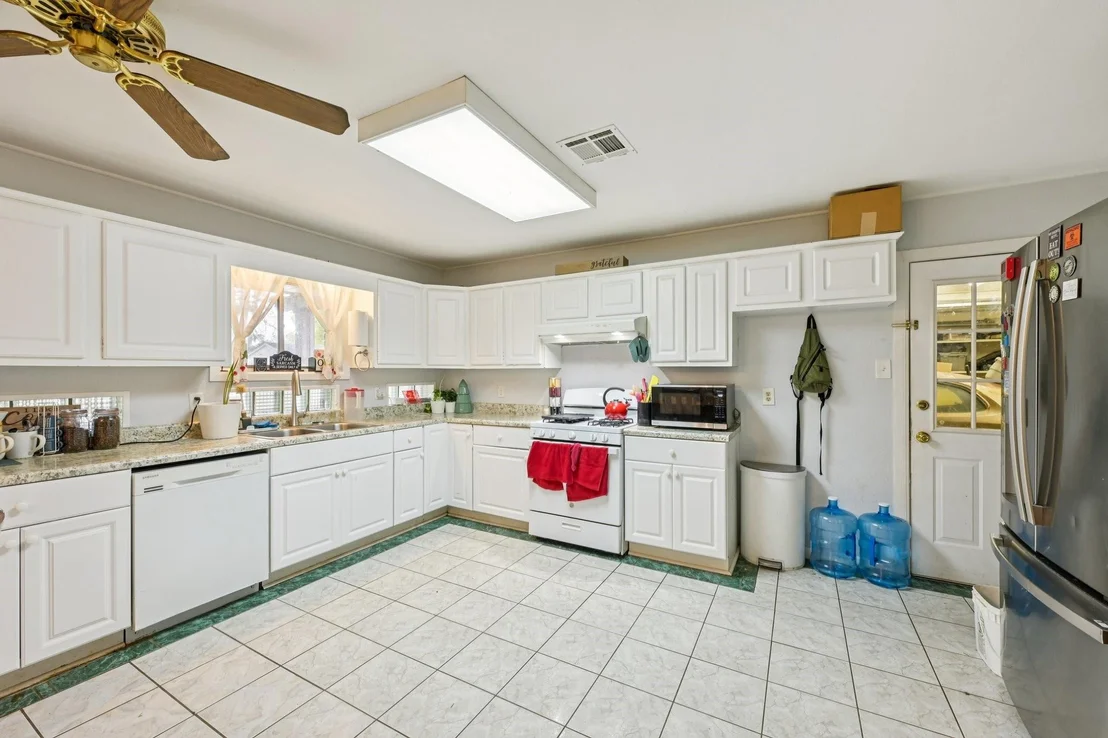 Photo of 3036 Crest Drive