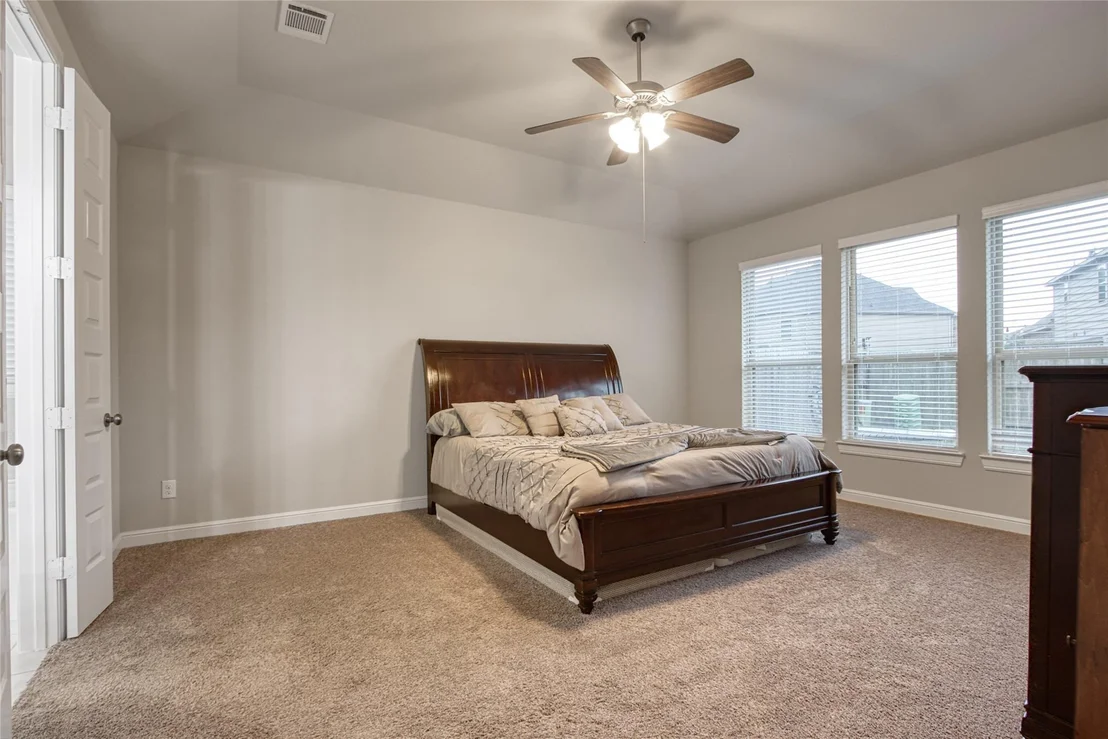Photo of 6919 Red Oak Drive