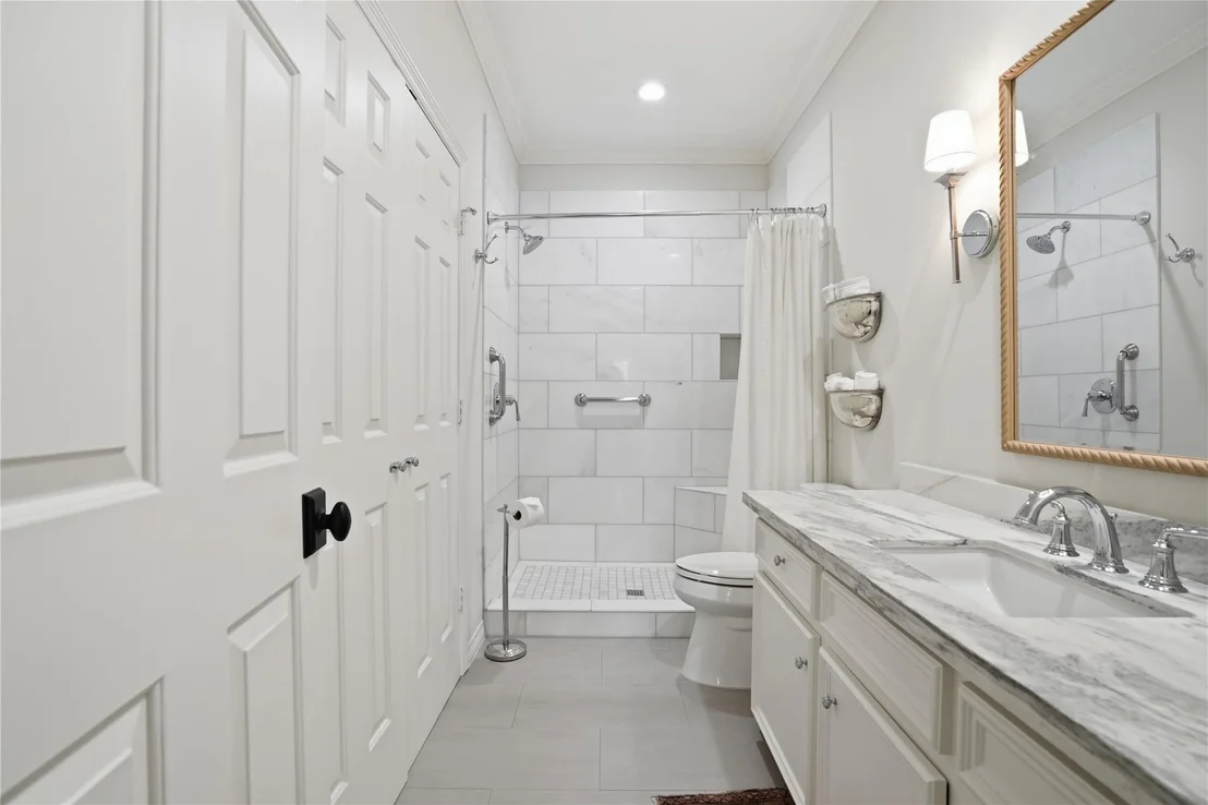 Photo of 207 Sugarberry Circle