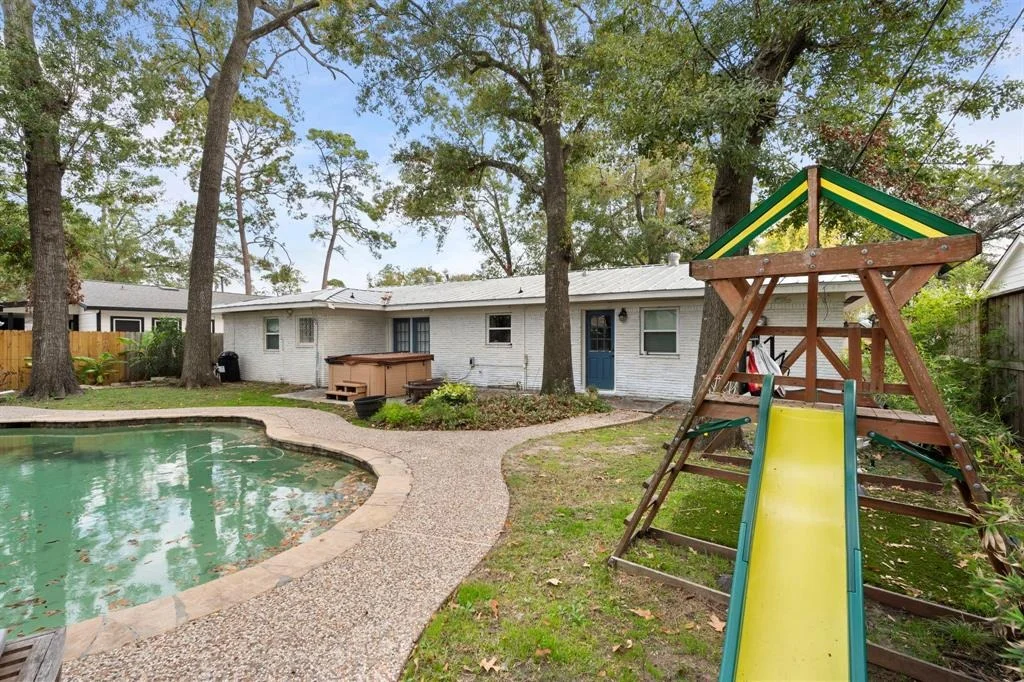 Photo of 10058 Cedardale Drive