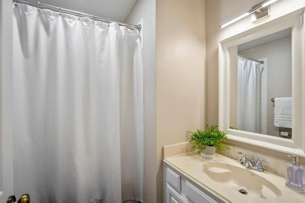Photo of 6806 Peace River Drive