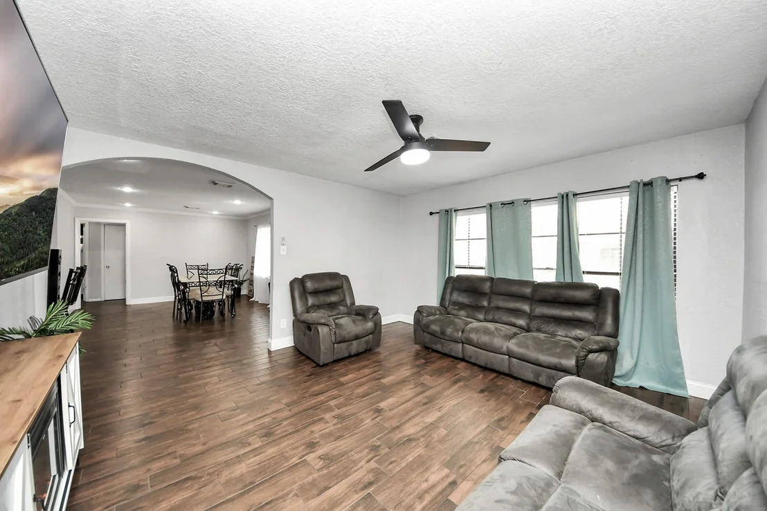 Photo of 805 Armor Avenue