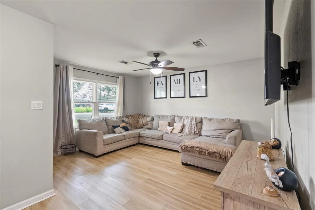 Photo of 915 Temple Drive