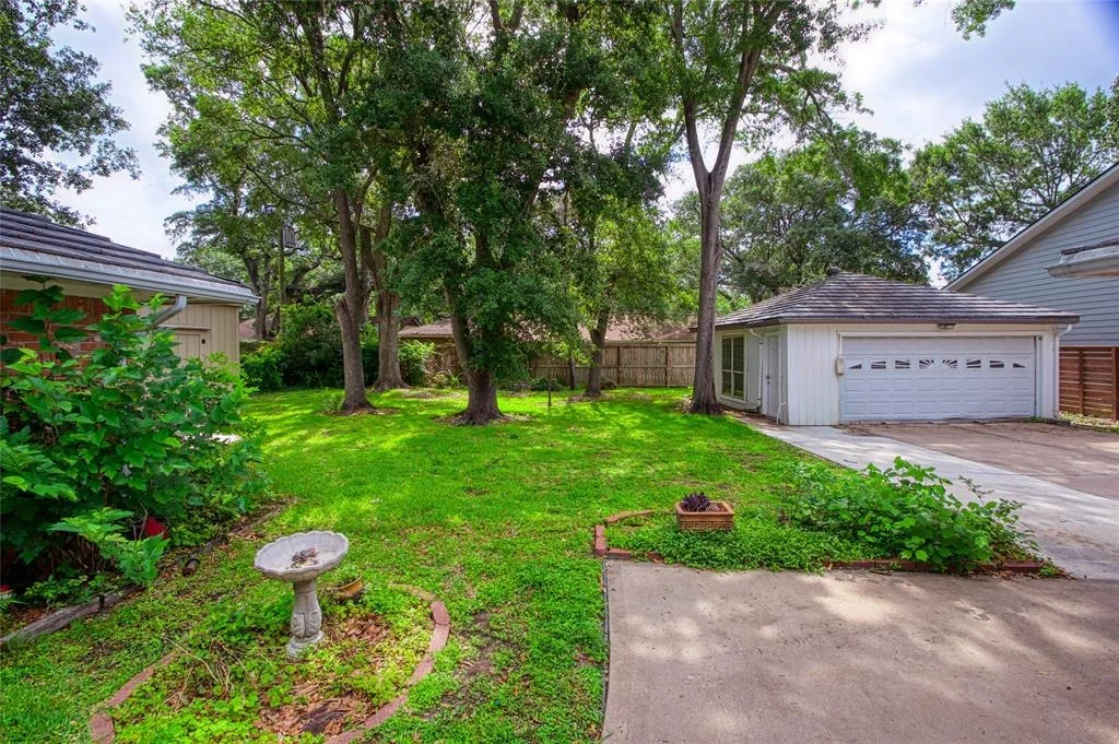 Photo of 2010 Oceanview Drive
