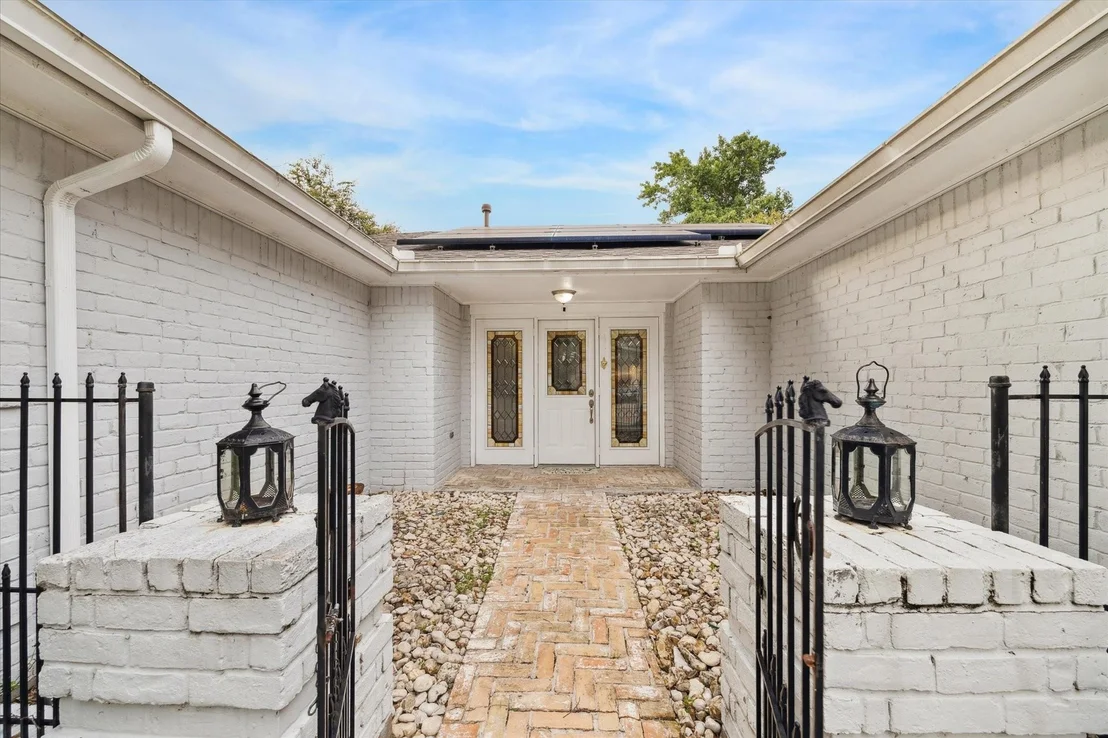 Photo of 2703 Longleaf Pines Drive