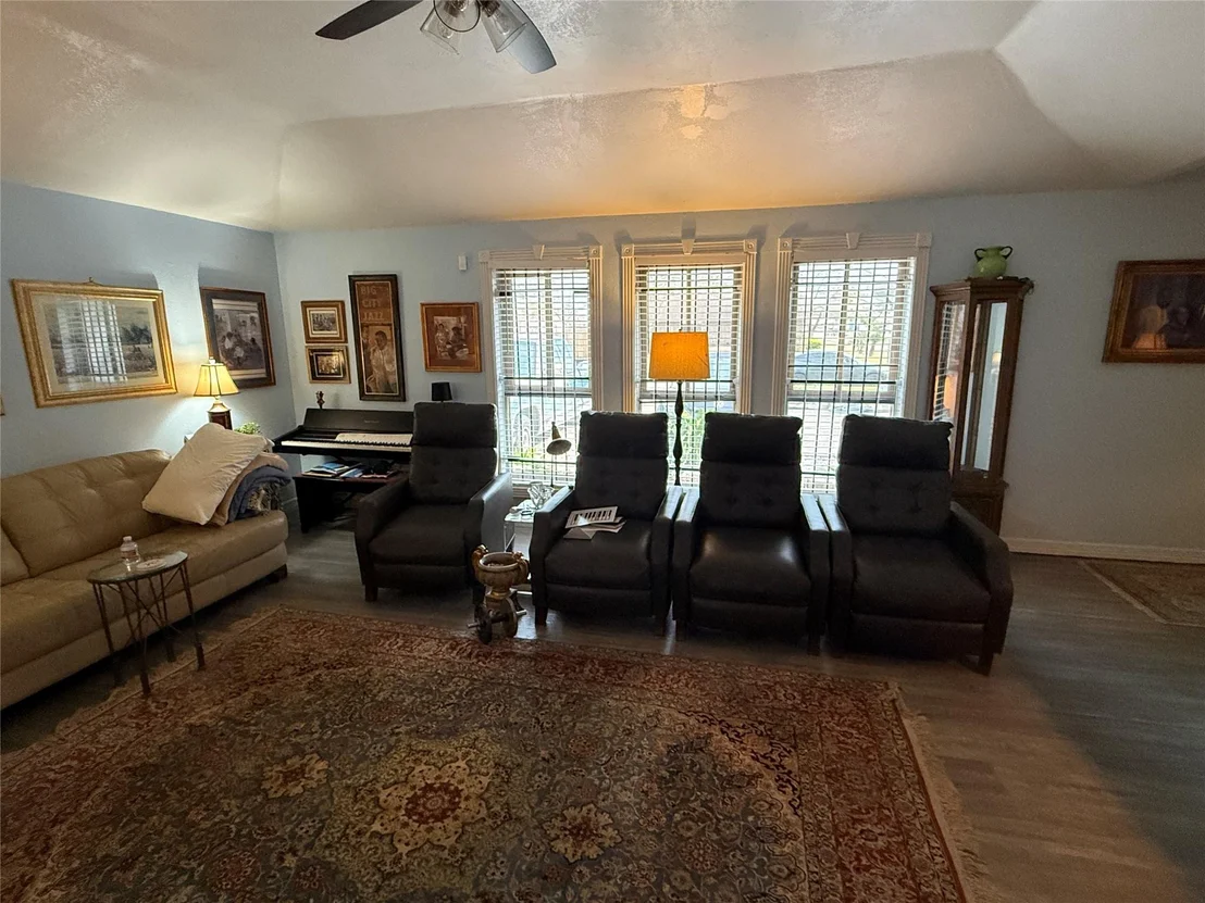 Photo of 214 Maybrook Drive