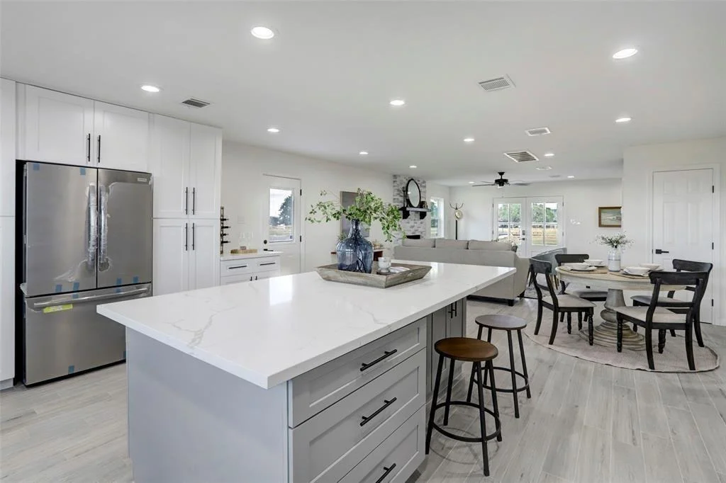Photo of 2129 Lezak Road