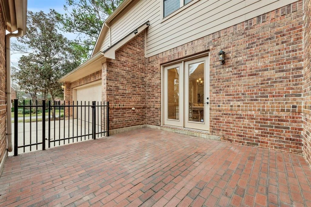 Photo of 99 Player Oaks Place