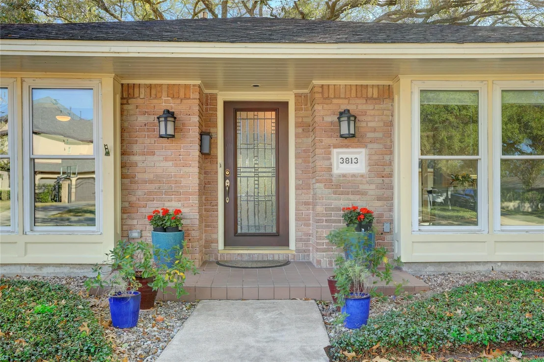 Photo of 3813 Linkview Drive