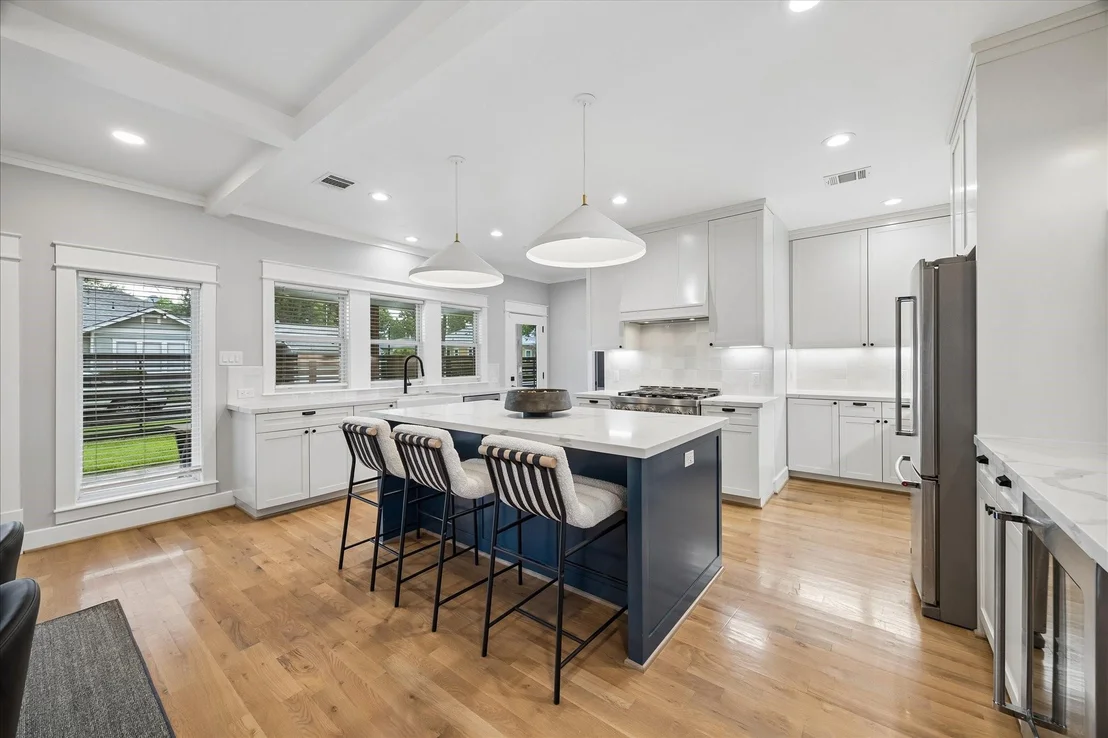 Photo of 1205 Temple Street