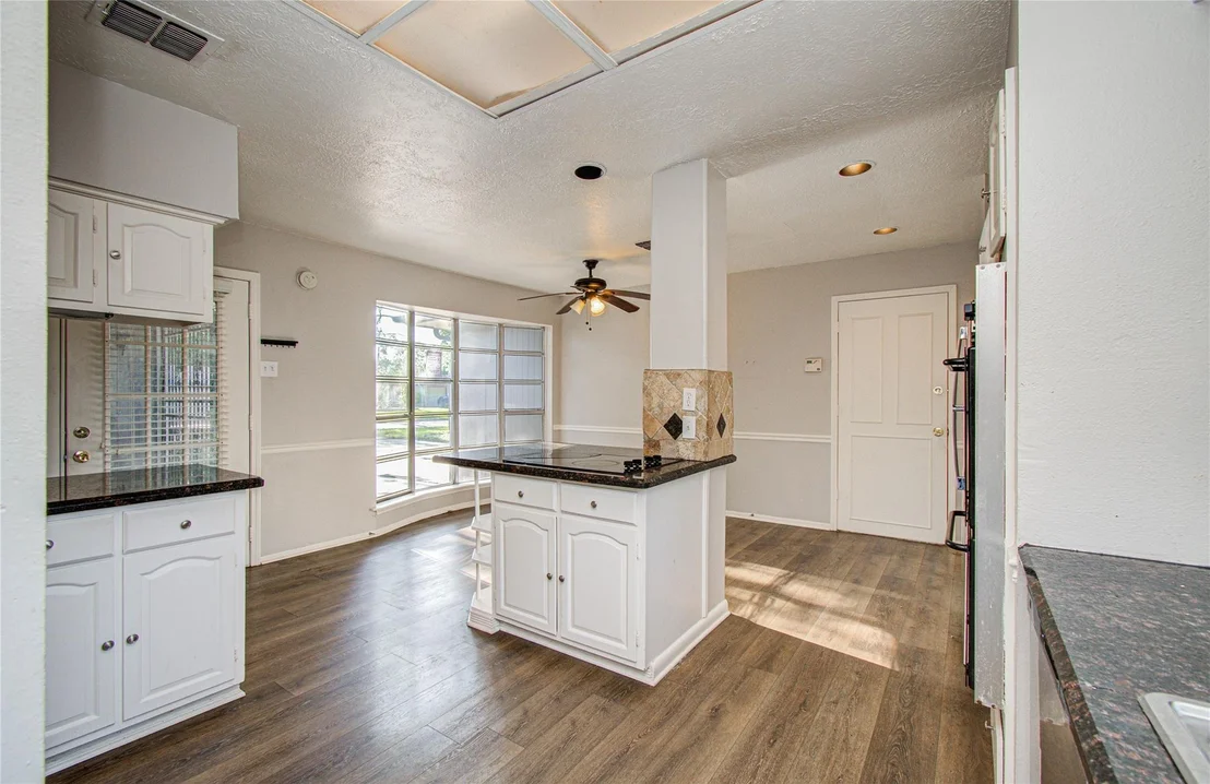 Photo of 9430 Claridge Drive