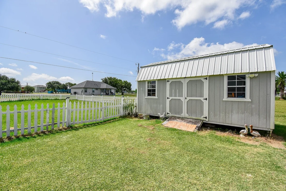 Photo of 657 Bayview Drive
