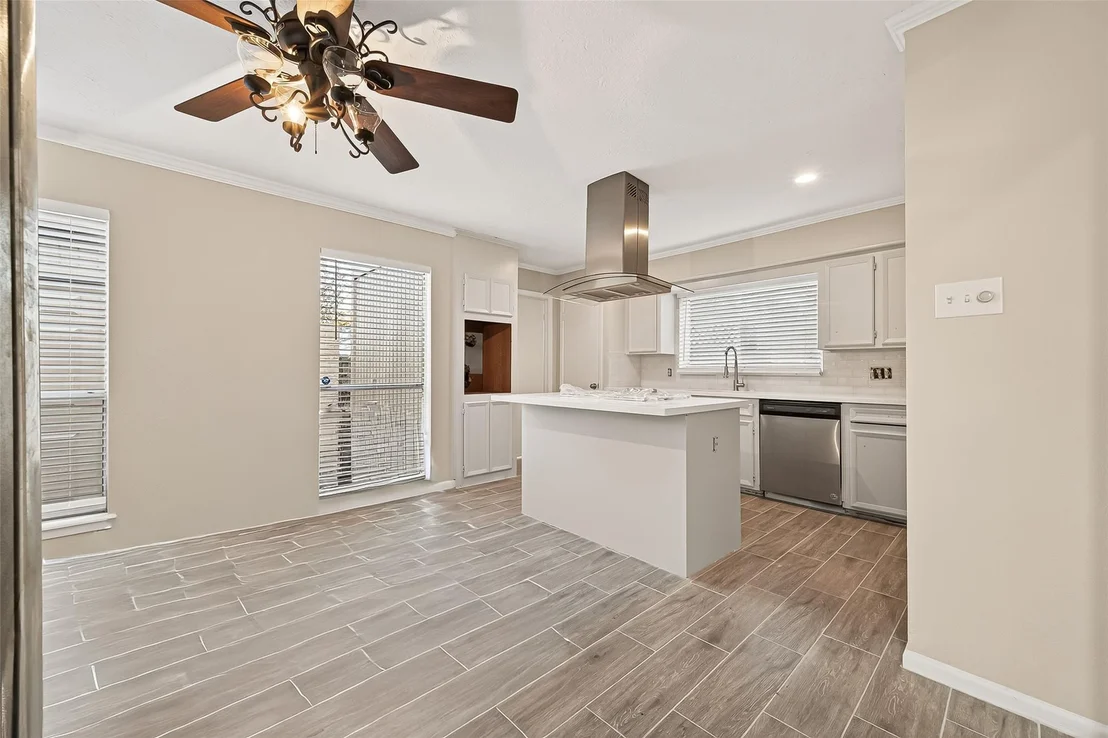 Photo of 5451 Oakhaven Lane