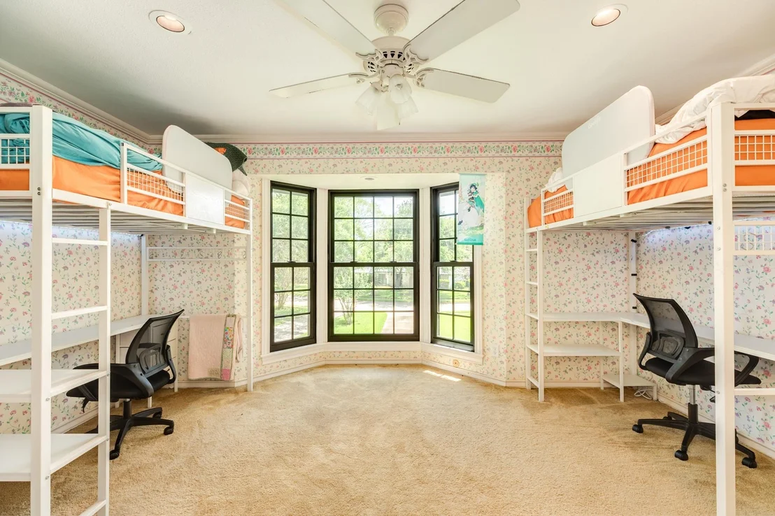 Photo of 110 Sequoia