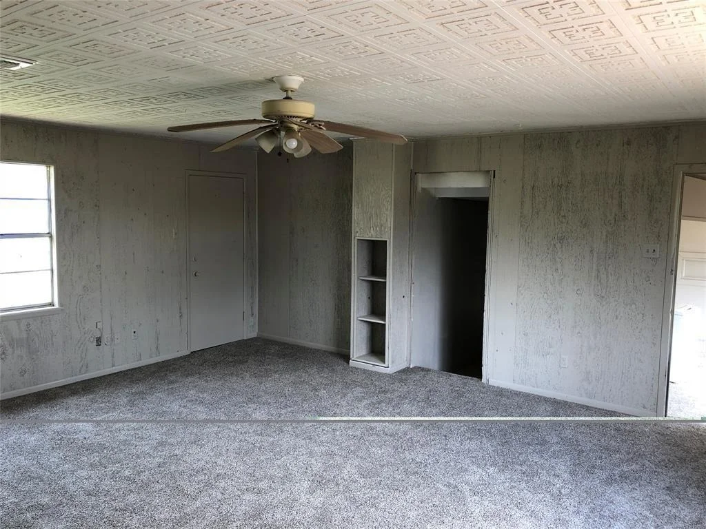 Photo of 143 N Oak Lee Drive