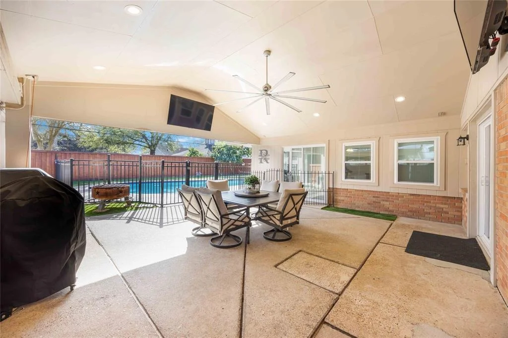 Photo of 2114 Oceanview Drive