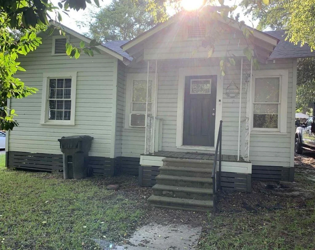 Photo of 423 3rd Street