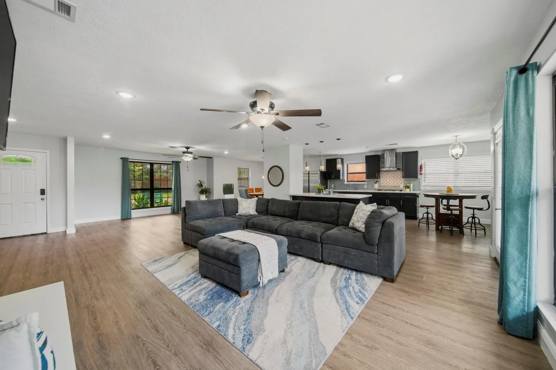 Photo of 2110 Oceanview Drive