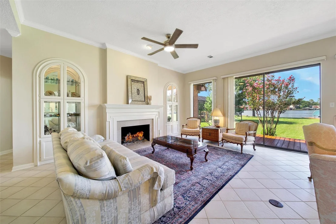 Photo of 142 Lakeside Drive