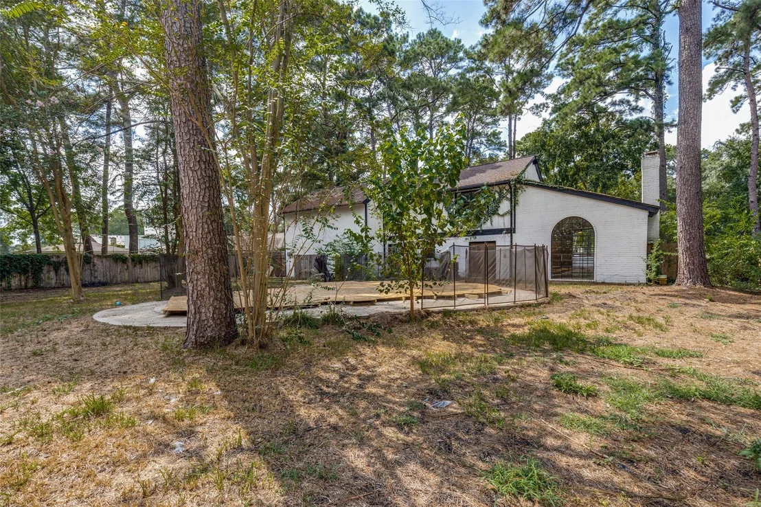 Photo of 6611 Falling Waters Drive