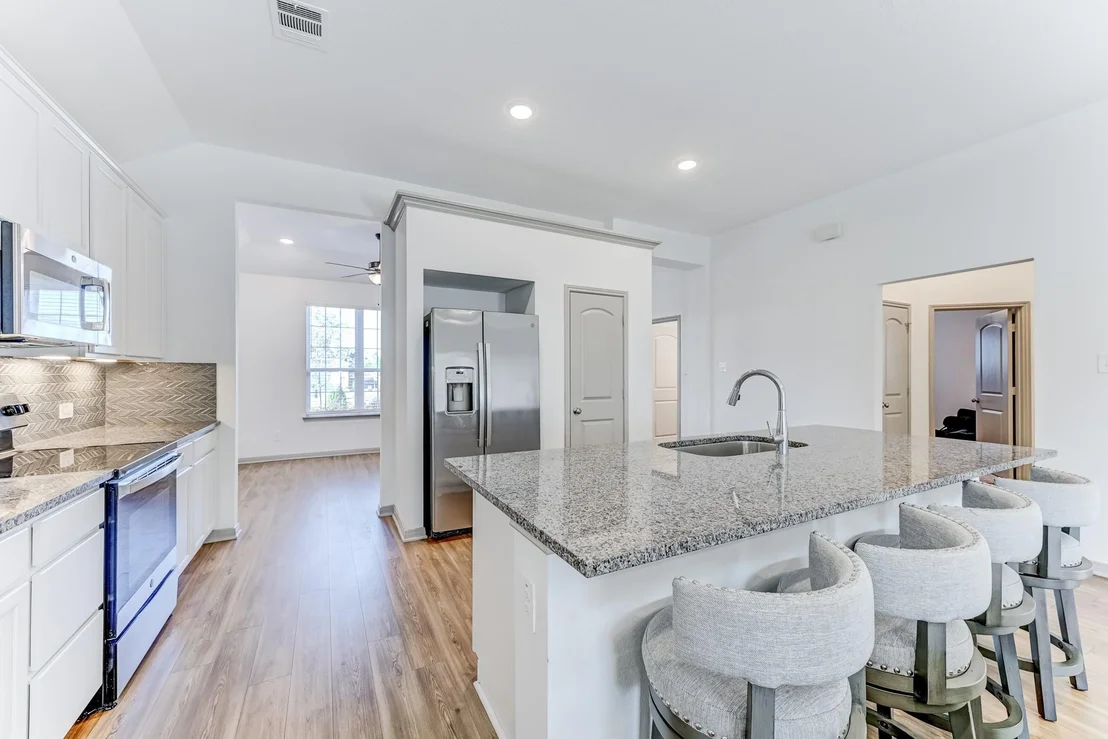 Photo of 204 Shoreview Drive