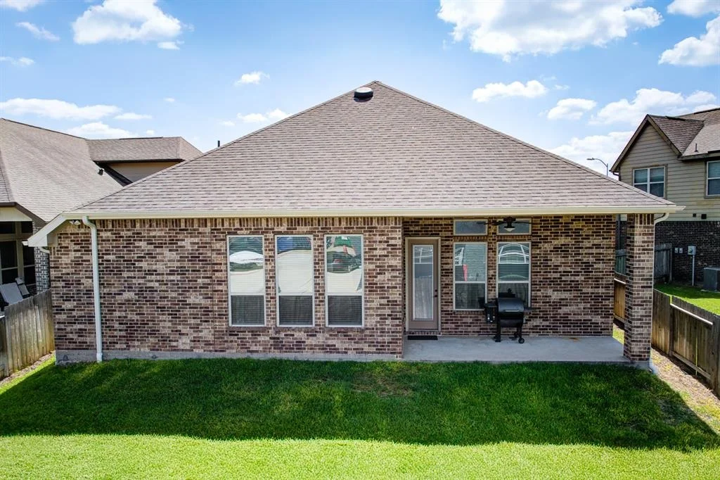 Photo of 21930 Avalon Queen Drive